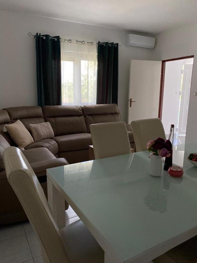 Holiday House Ana 斯克拉丁 外观 照片